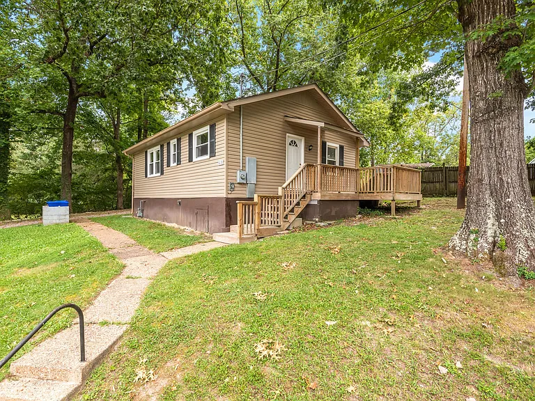 113 Wakeman Ln — Photo 2