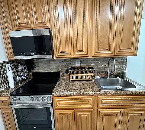 4th image of 173 Maple Pkwy #1