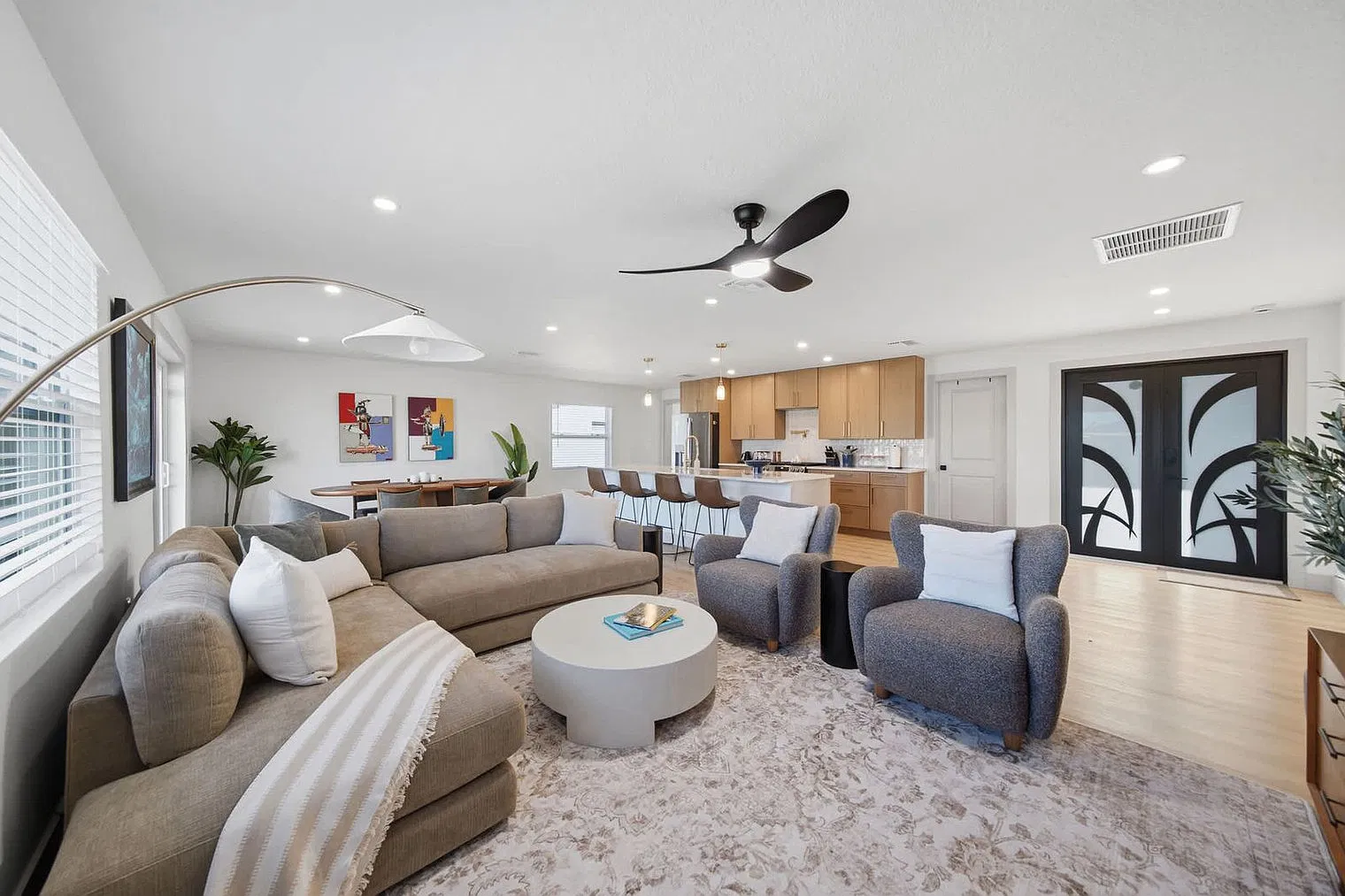 3 bed, 2.0 bath, 1743 sqft, $7,838 — Photo 3
