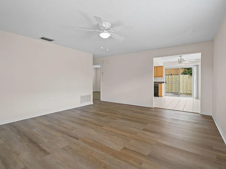 1423 Aries Ln #3 — Photo 3