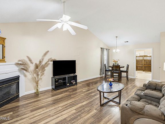 5th image of 270 Cedar Grove Circle