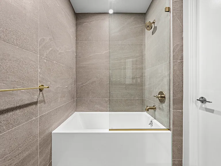 526 Baltic St #2D — Photo 11