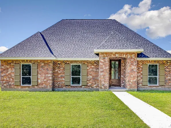 298 Grand Lakes Dr, Thibodaux, LA 70301