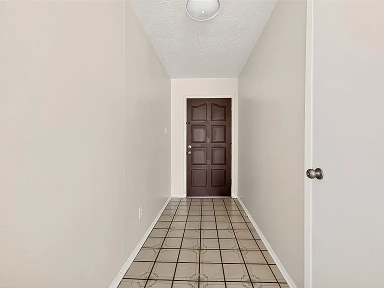 9903 Kent Towne Ln — Photo 5