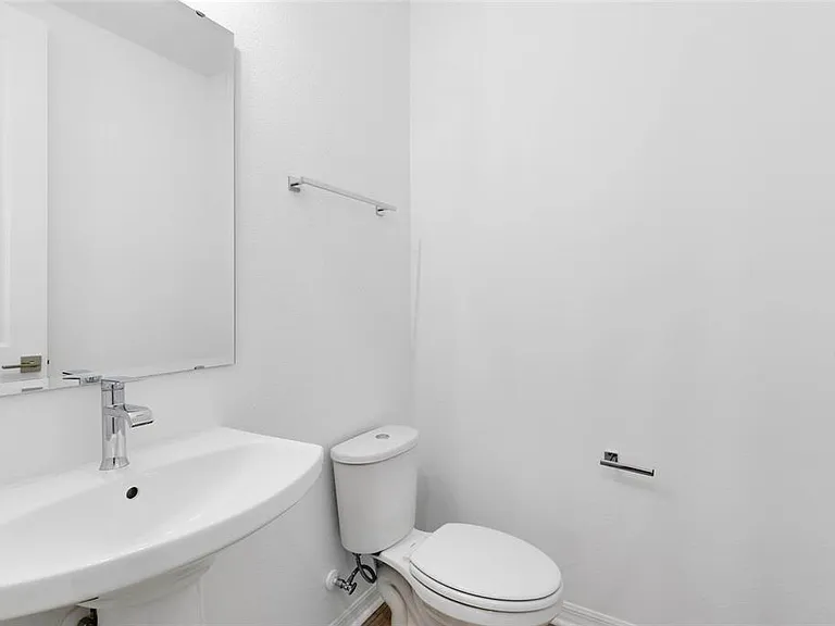 8472 Sperry St — Photo 13