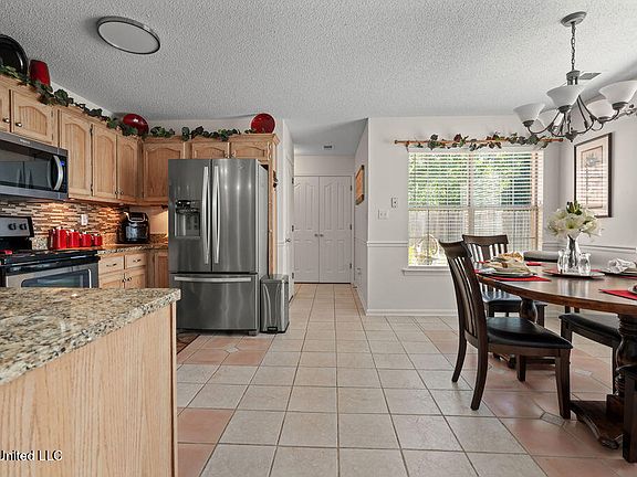 3rd image of 6724 Branch Estates Dr