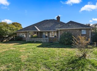 899 W Sherwood Dr, Springfield, MO 65810