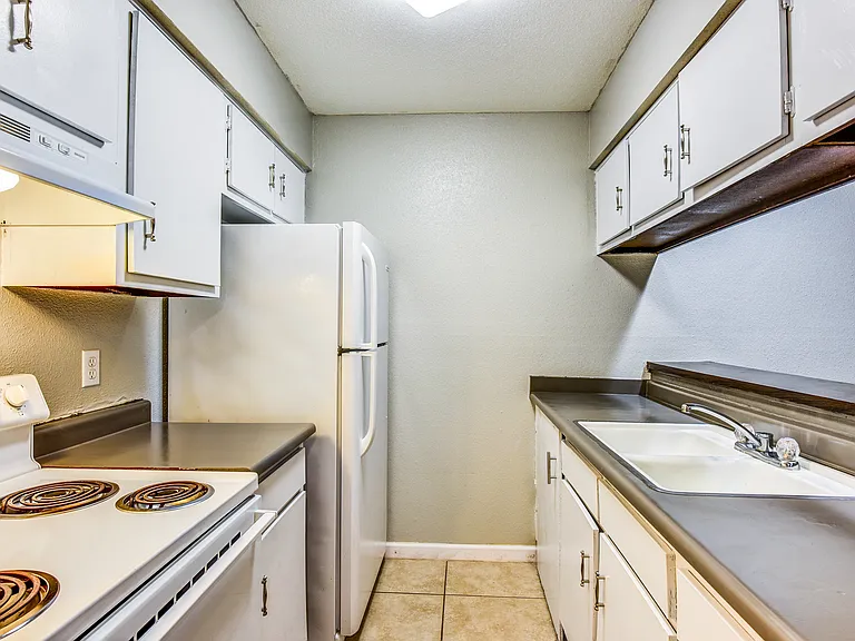 Heather Apartments — Photo 16