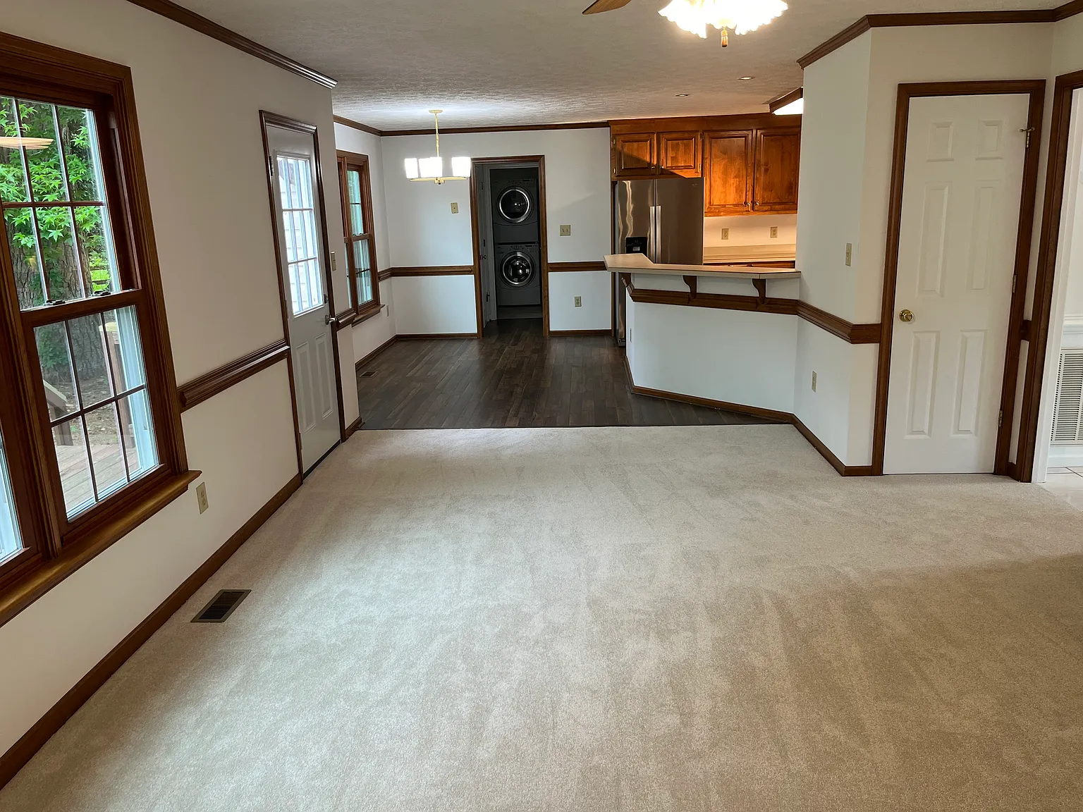 4 bed, 2508 sqft, $3,100 — Photo 3