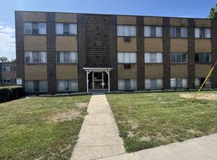 17745 Lake Shore Blvd, Cleveland, OH 44119