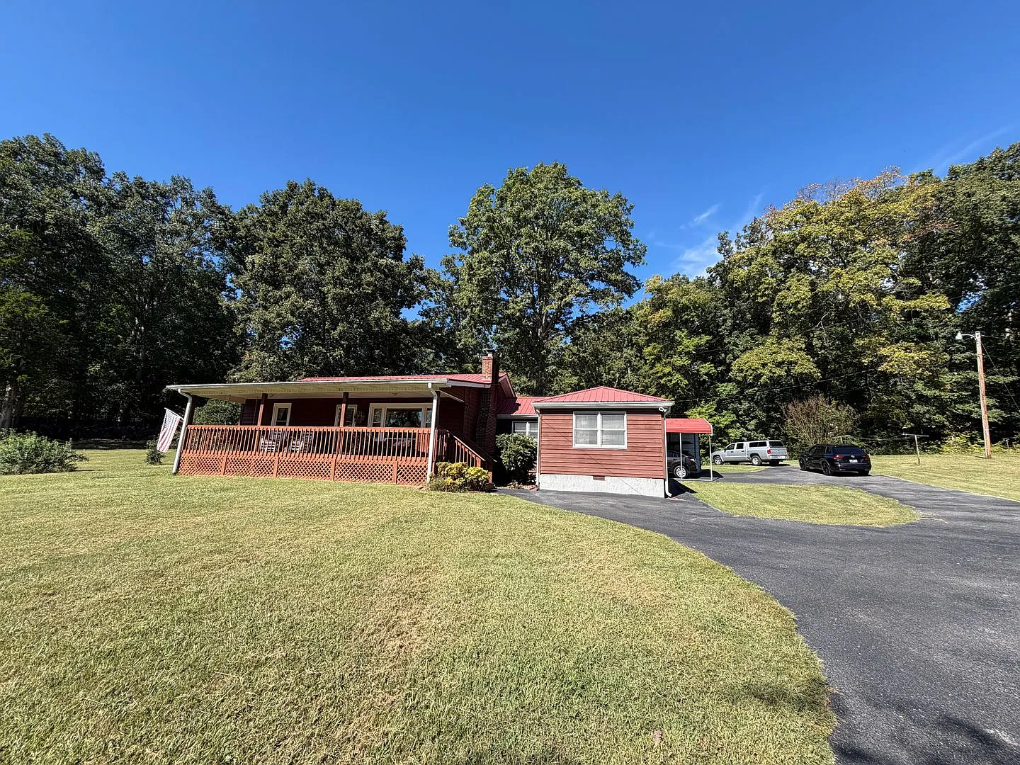 1950's 3BR/ 2BA One-Level Charmer in Lenoir City — Photo 1