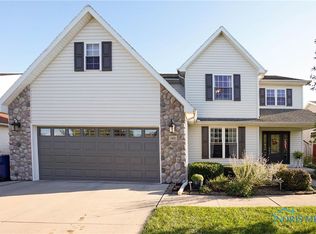 1451 Misty Oaks Dr, Findlay, OH 45840