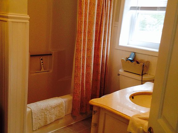 5th image of 1610 South Bay Ave #1