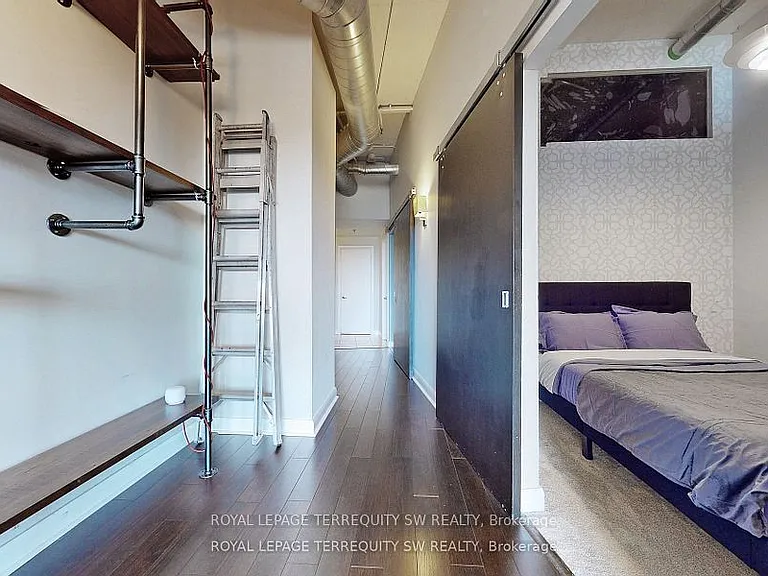 700 King St W #1101 — Photo 2