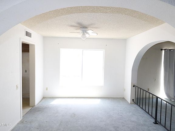 3rd image of 1428 E NORTHSHORE Drive