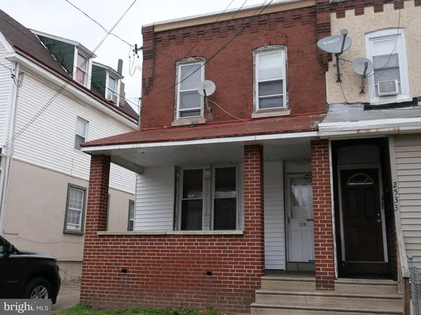 2531 S 71st St, Philadelphia, PA 19142