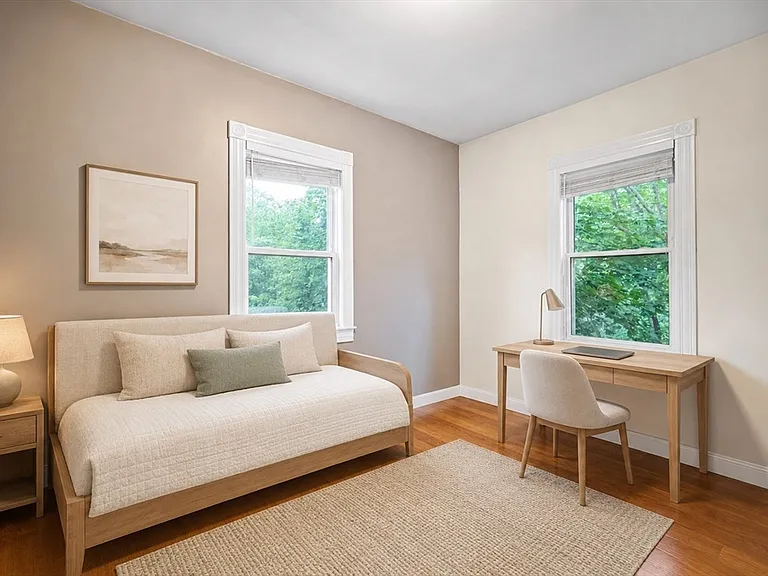 34-36 Howe St #3 — Photo 8