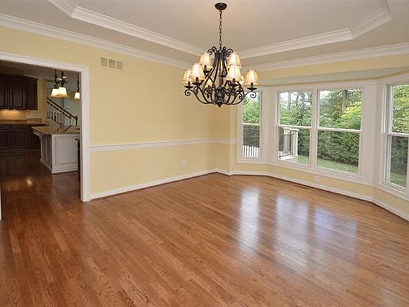 5th image of 6686 Heritage Woods Dr