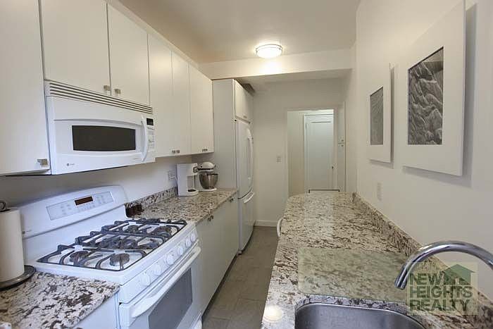 1st image of 75 Park Ter E APT D30