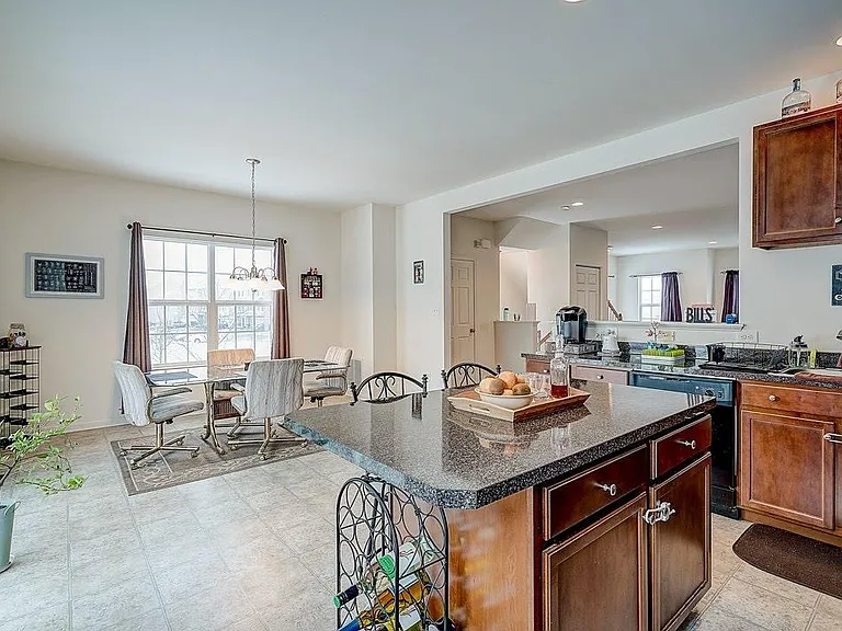 458 Jacobsen Dr #1 — Photo 9