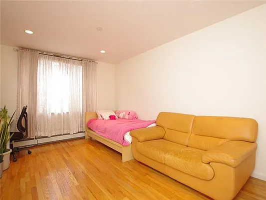 Sold by Exclusive Properties Sotheby's International Realty | media 10