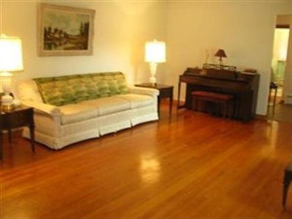 5th image of 5827 Cottonwood Dr