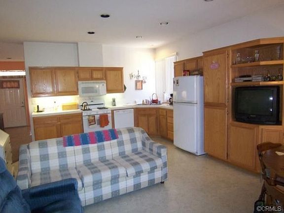 5th image of 26698 China Dr