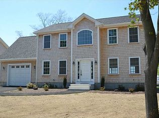 4 Woodbine Ave, Barrington, RI 02806