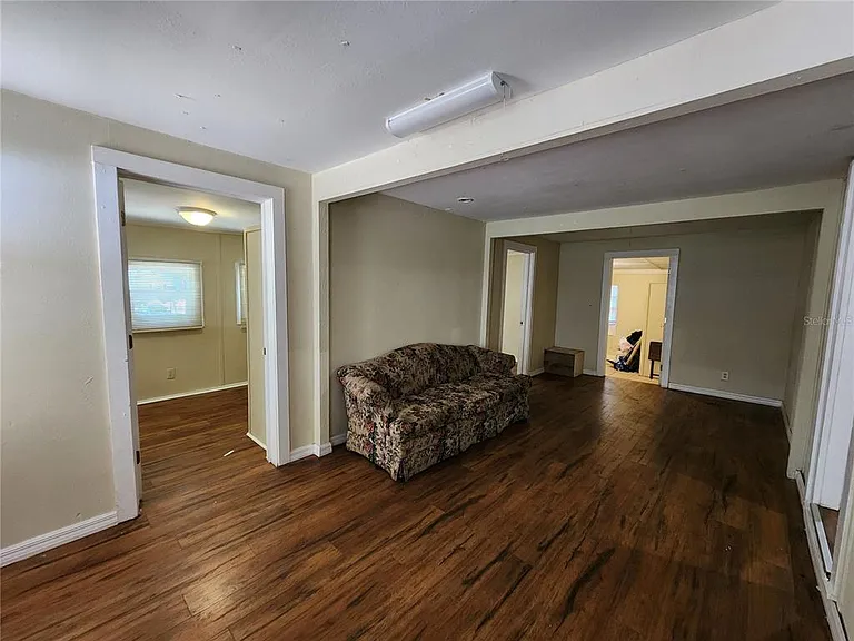 1623 SE 3rd Ave — Photo 37