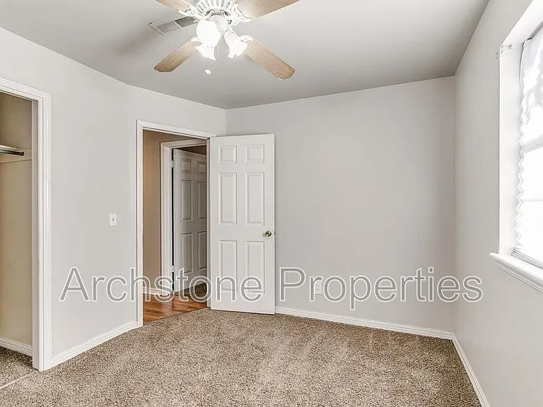 1424 Tanglewood Dr — Photo 18