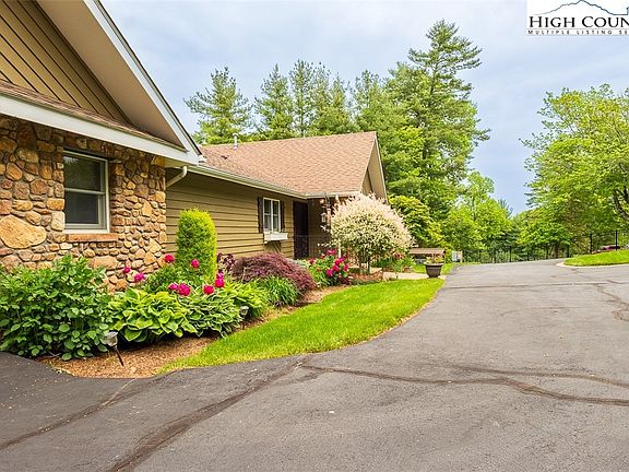 3rd image of 171 Lakeview Drive