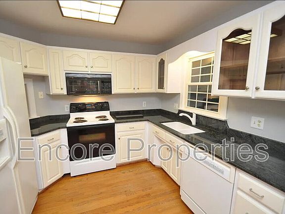 5th image of 112 Loch Bend Ln
