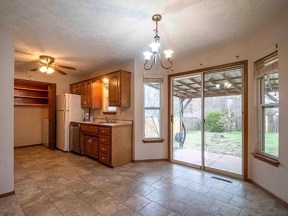 3rd image of 2919 W Page Street