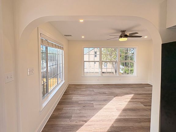 3rd image of 955 26th St N #1
