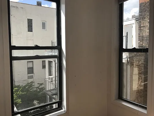 Rented by REAL New York | media 17