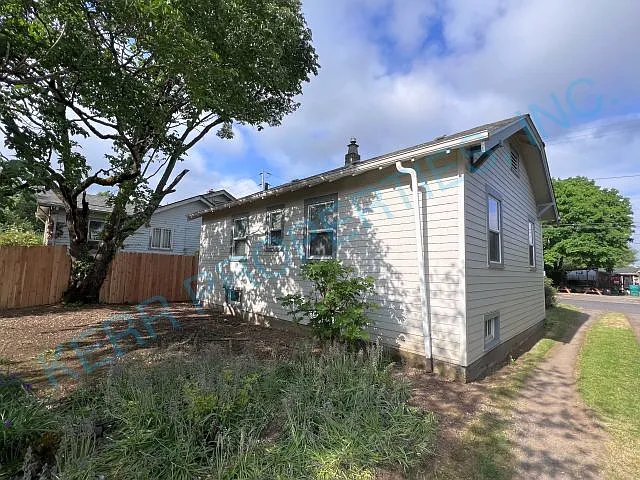 1420 NE 53rd Ave — Photo 16