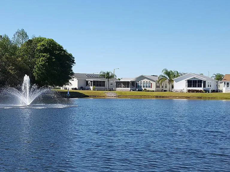 Royal Palm Village — Photo 3