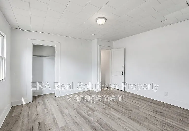 150 S Cypress Ave — Photo 28