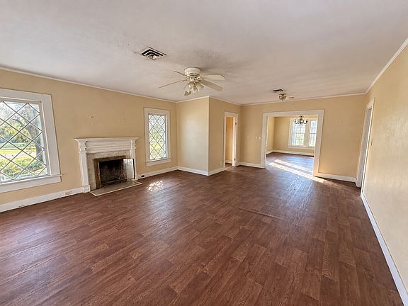 2nd image of 100 Smith St