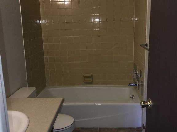 3rd image of 508 E Lyon St APT 2