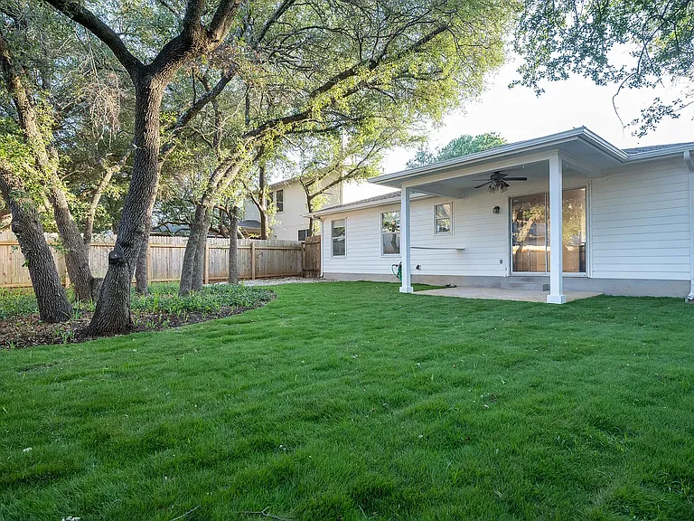 1800 Carriage Hills Trl — Photo 17