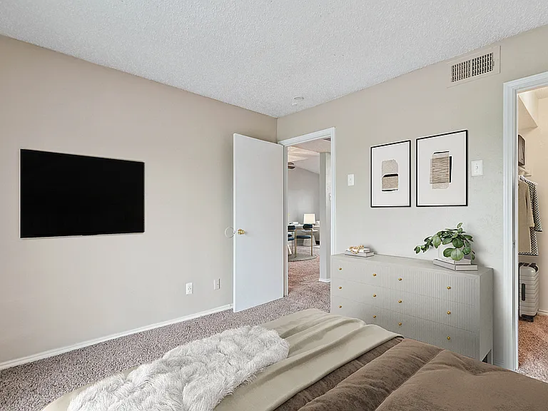 Westmoor Apartment Homes — Photo 52