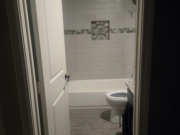 310 E Munson St — Photo 8