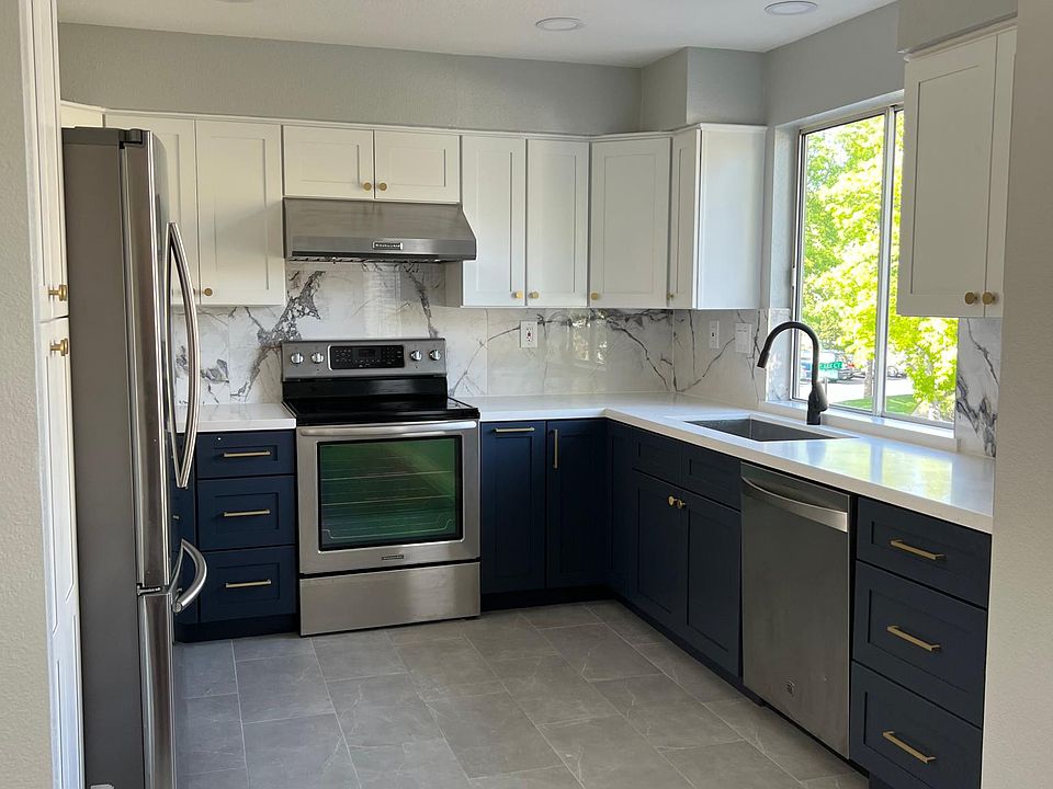 1st image of 4029 Skylark Ln