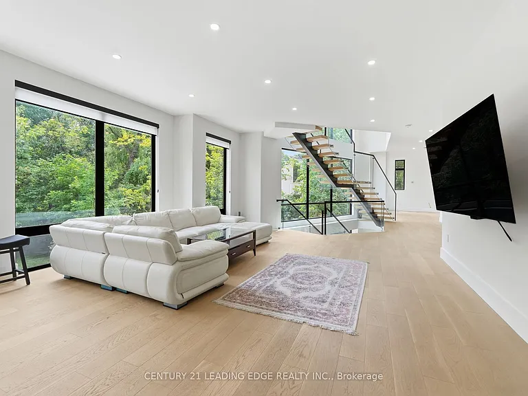 1362 Devon Rd — Photo 9