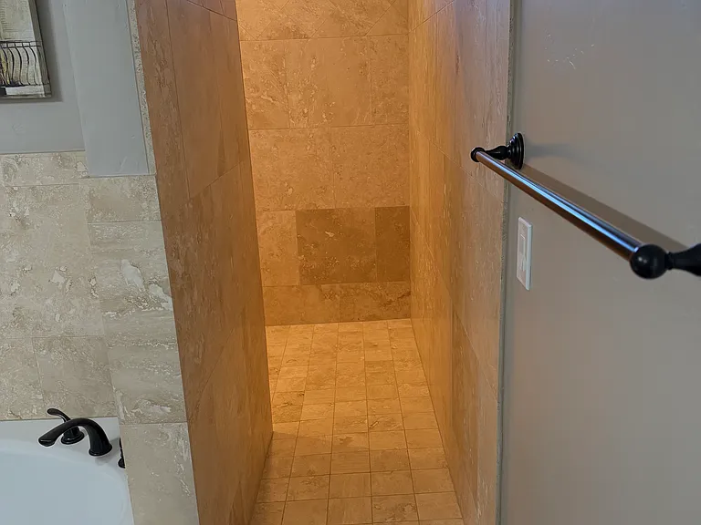 592 N Hills Ct — Photo 57