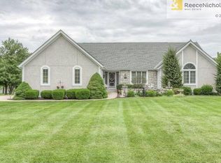 15566 Greenwood St, Olathe, KS 66062