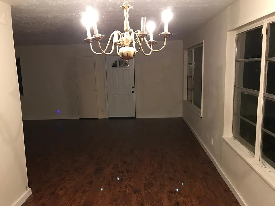 1238 Alfred St NE