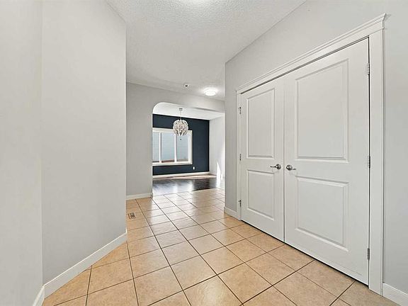 4th image of 44 S Skyview Point Ter NE