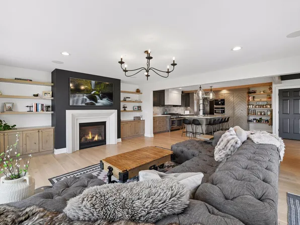 3141 Fairchild Ave, Wayzata, MN 55391